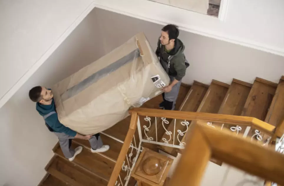 Déménager sans ascenseur : conseils pratiques pour un déménagement réussi